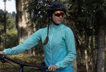 A Importância da Jaqueta Corta Vento no Mundo do Ciclismo