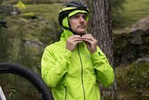 Inovação em Proteção: Jaqueta Impermeável Accorto Verde