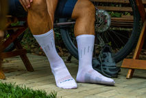 Meia Esportiva: Simplicidade e Eficiência para Seus Pés