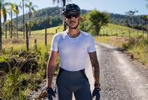 Camiseta térmica no ciclismo: baselayer na prática (calor x isolamento)