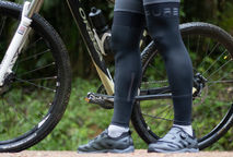 Pedalando com Proteção: Descubra os Benefícios dos Pernitos com Proteção UV para Ciclistas