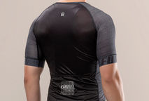 Rumo à Excelência: O Papel Fundamental das Camisas de Ciclismo de Alta Performance