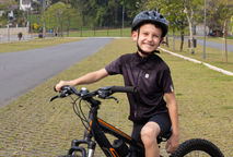 Jersey Infantil Pixel: O Conforto que os Pequenos Ciclistas Merecem