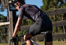 Elevando o Nível: Como o Bretelle Ray Masculino Melhora Sua Pedalada