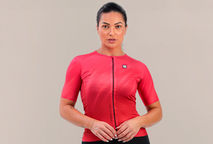 Combinação Perfeita: A Camisa Feminina Match Para Qualquer Desafio Sobre as Duas Rodas