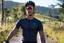 Do Asfalto às Trilhas: Como as Camisas Woof Elevam sua Experiência de Ciclismo