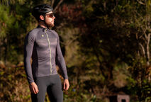 Jersey Manga Longa: Conforto e Cobertura para Dias Frios