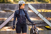 Jaquetas Corta-Vento Femininas – Leves e tecnológicas para pedalar