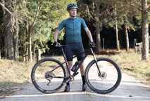 Jersey Masculina de Ciclismo: A Camisa que Combina Estilo e Alta Performance