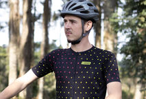 Jerseys Masculinas: Qualidade e Desempenho para Cada Pedalada