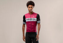 Jersey Euro Gravel Garnet: elegância e performance na trilha