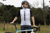 Os benefícios de um colete corta-vento no ciclismo