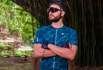 Camisa Tradicional Arrow: Estilo e Conforto para o Ciclista Moderno