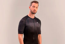 Muito Além da Estética: O Papel Funcional da Camisa de Ciclismo