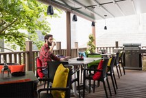 Sistema de som ambiente: veja como escolher o melhor para sua casa ou comércio