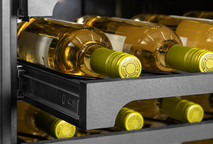 Descubra por que a adega com compressor é ideal para vinhos. Veja vantagens, modelos da Artico e escolha a melhor opção para armazenar sua coleção.