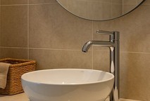 O Banheiro dos Sonhos: Guia de Arquiteta para Harmonizar Torneiras, Cubas, Bancadas e Espelhos