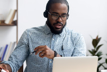 Como melhorar as transmissões no trabalho à distância pela internet