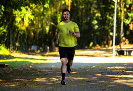 Camiseta para corrida masculina: como escolher uma peça leve e respirável?