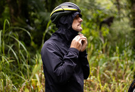 Jaqueta impermeável para chuva: como escolher a certa para pedalar e correr?