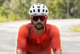 Roupa para ciclismo no verão: tecidos e peças para pedalar no calor