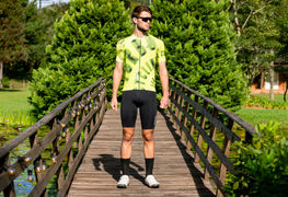 Jersey de Ciclismo: Guia Essencial para Iniciantes (Tecidos, Fit e Cuidados)