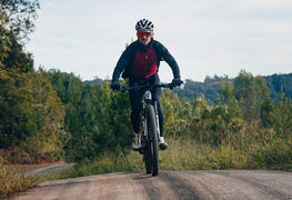 Roupa para mountain bike: o que vestir para pedalar em trilhas?