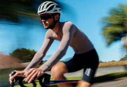 Roupa para pedal longo: o que vestir para ganhar conforto depois de horas na bike?