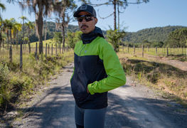 Blusa impermeável: como escolher uma peça leve, funcional e boa para pedalar