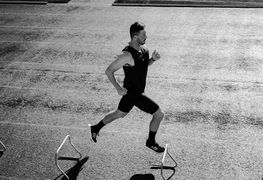 Roupa de corrida masculina: como montar um look completo para treinar o ano todo?