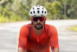 Jersey ciclismo masculino: guia para escolher manga curta, manga longa e tecido certo