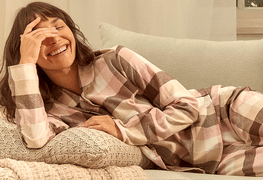 Pijama americano: o estilo que conquistou todas as idades e virou parte do ritual de autocuidado