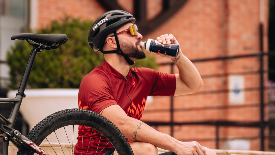 Banner Água demais também pode ser um problema: hiponatremia no ciclismo