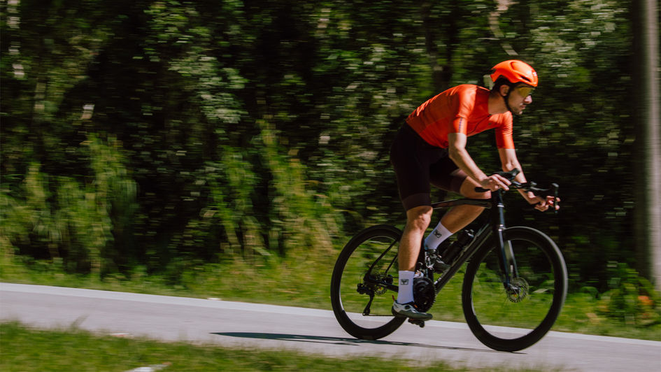 Banner Pedalar no calor: como evitar desconforto, assaduras e queda de performance