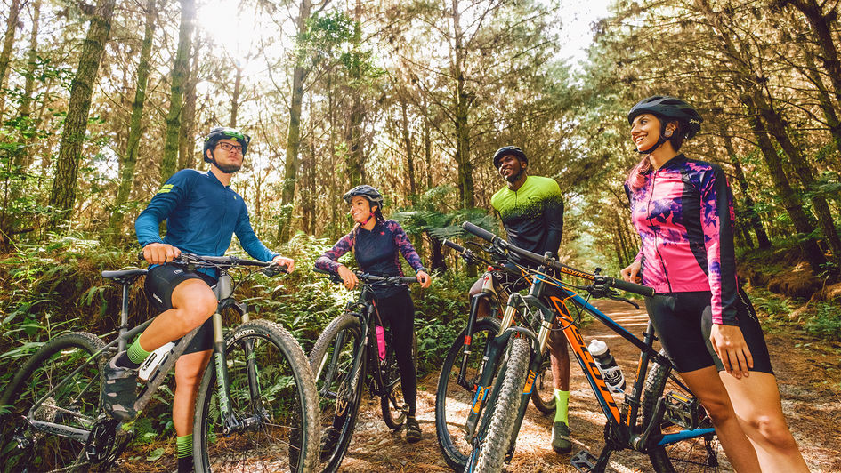Banner Dúvidas Frequentes sobre Vestuário de Ciclismo: Respondemos as Perguntas Mais Comuns