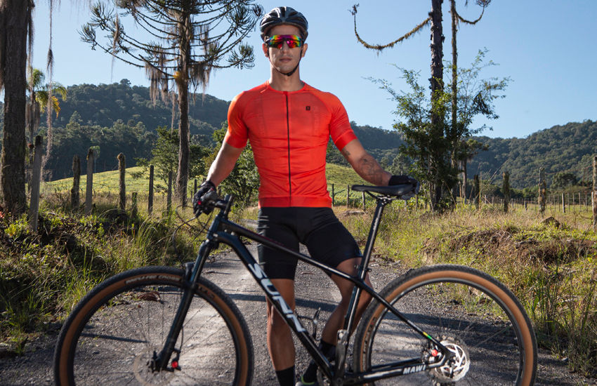 Banner Camisa Remera Scarlet: cor e estilo no ciclismo