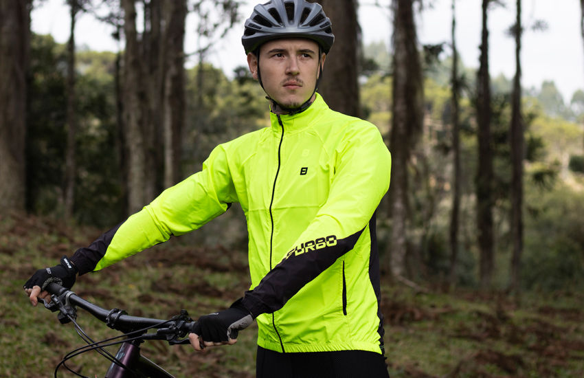 Banner Brilhe Mesmo no Frio: A Jaqueta Glint para Aqueles Que Não Param