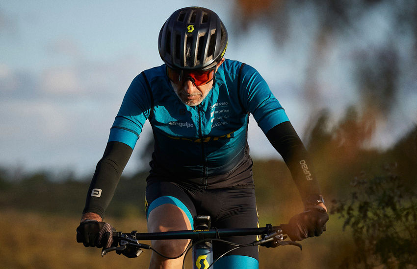 Banner Manguitos Masculinos: proteção e desempenho para ciclistas