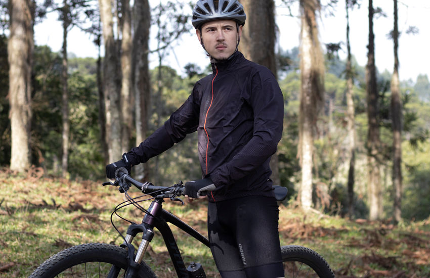 Banner Elegância e Proteção: Descubra a Jaqueta Shadow Para Dias Mais Frios