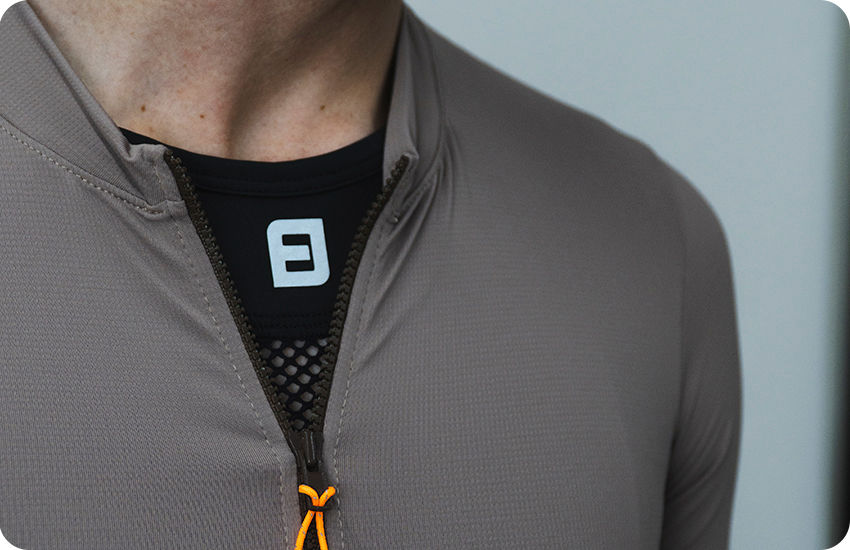 Banner Base layer ciclismo: o que é e por que usar por baixo da jersey?