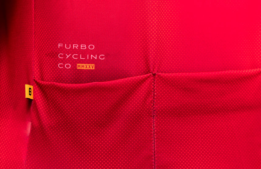 Banner Bolsos do jersey: 5 usos inteligentes dos bolsos traseiros que você não sabia