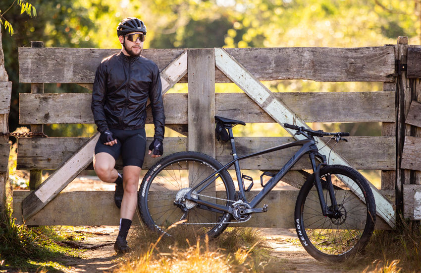 Banner Bermuda masculina Montova EVO: performance e conforto no pedal