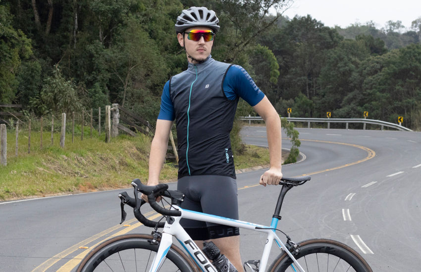 Banner Além da Estética: Os Benefícios Funcionais do Colete de Ciclismo