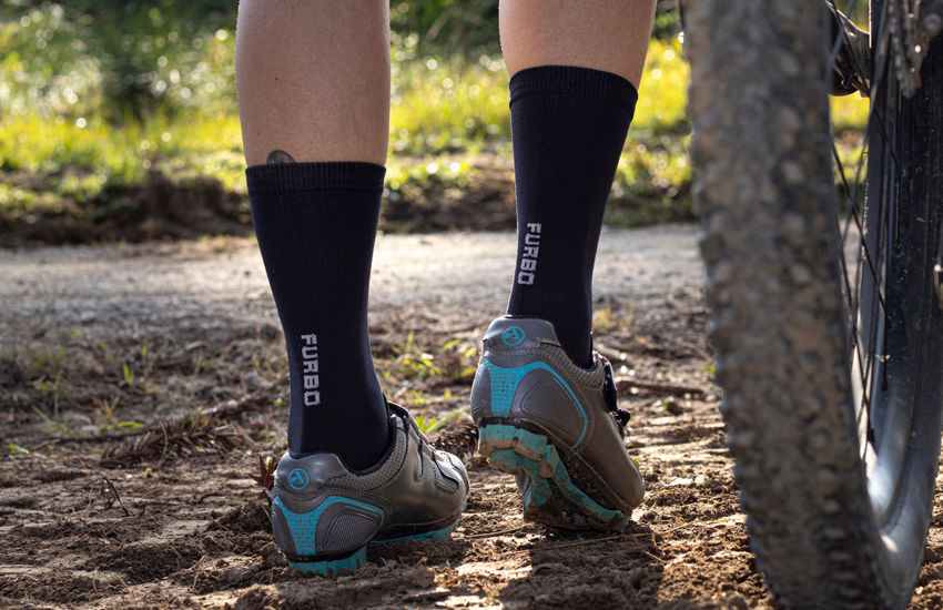 Banner Meia Pure Preta: Minimalismo e Conforto para Todos os Momentos