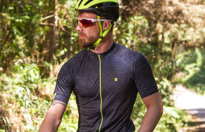 Banner Explorando o Universo das Camisas de Ciclismo: A Experiência Única da Camisa Fabric
