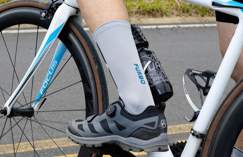 Banner A Importância das Meias de Ciclismo: Mais do que Apenas um Acessório