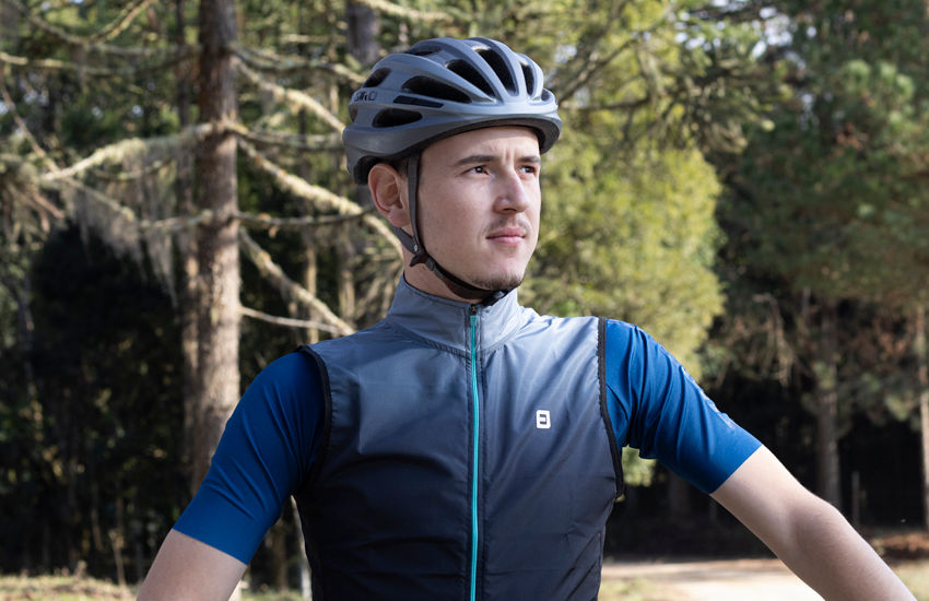 Banner Além da Estética: Os Benefícios Funcionais do Colete Corta Vento para Ciclistas