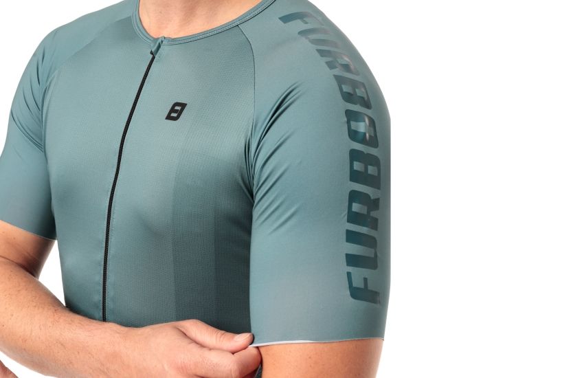 Banner Camisa Tradicional Flat - Design Clássico e Tecnologia Avançada para Ciclistas!