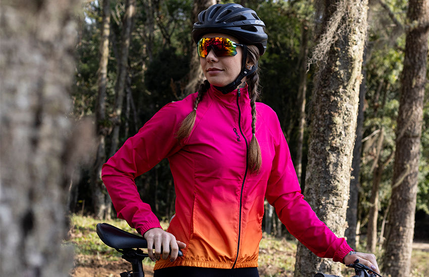 Banner Corta vento: o que olhar antes de comprar (respira, bloqueia, dobra?)