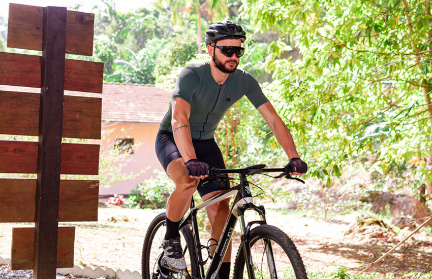 Banner Camisa Slim de Ciclismo: Estilo e Alta Performance para Seus Pedais